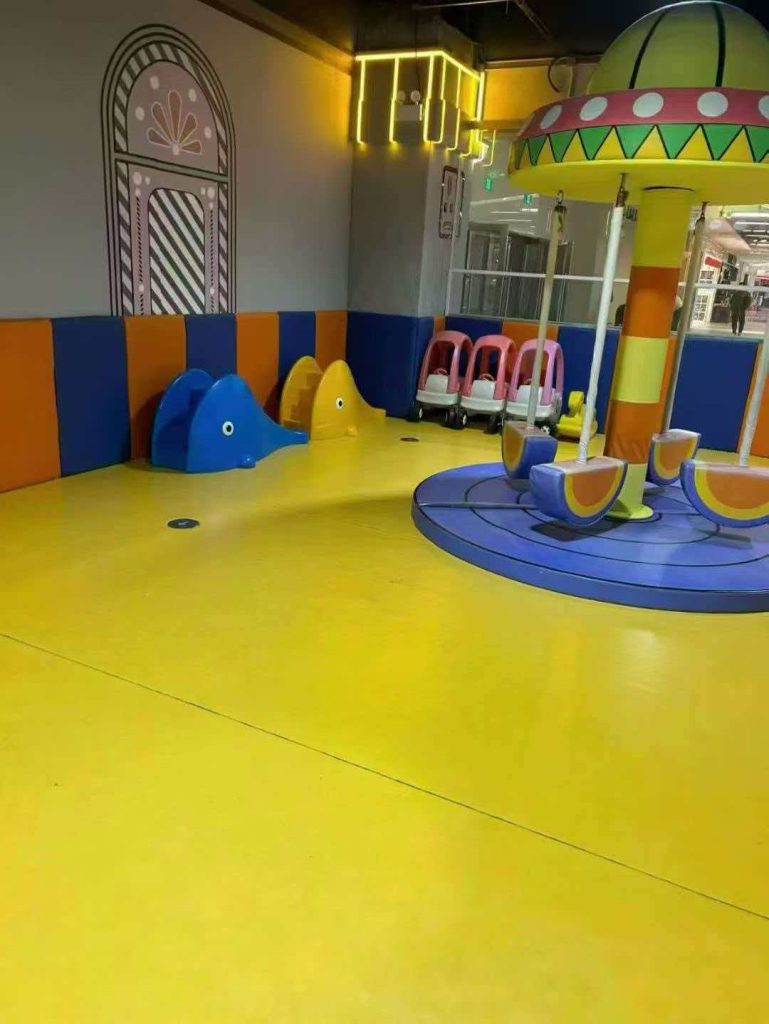 200㎡ Indoor Kids Playground - side view