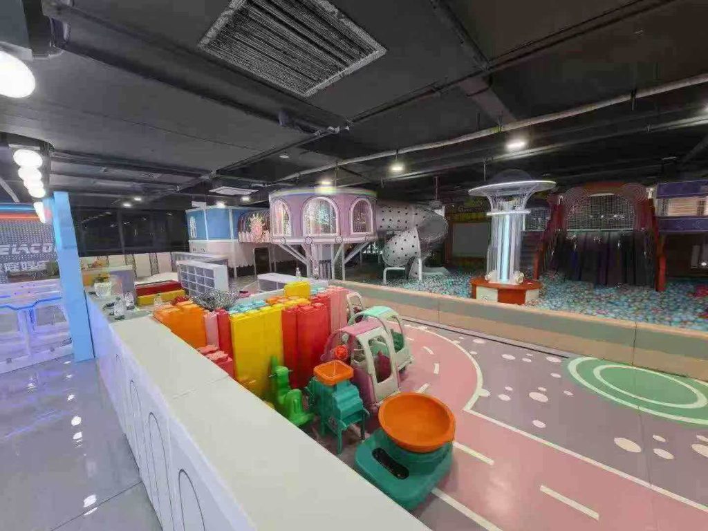 550㎡ Indoor Kids Playground - side view