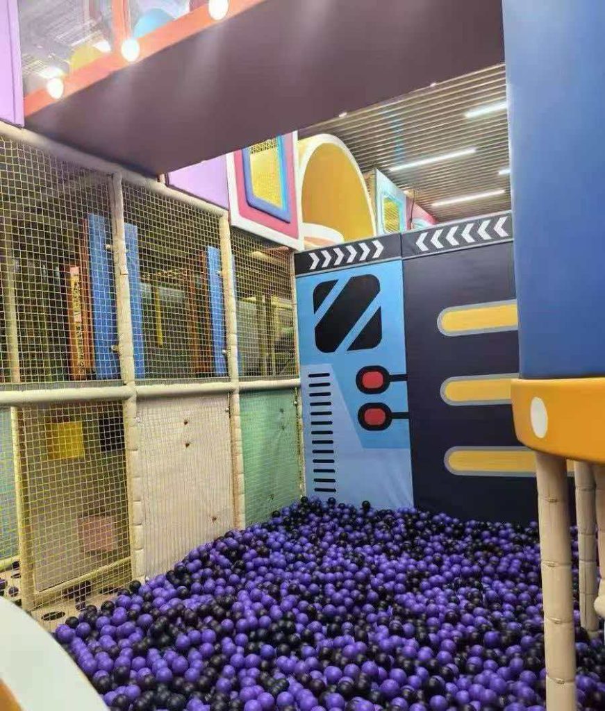 200㎡ Indoor Kids Playground - side view