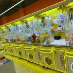 Baokemeng PKM Series Claw Crane Machine - in operation