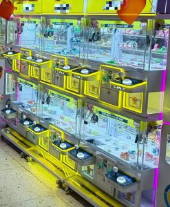 Claw Machine - detailed features